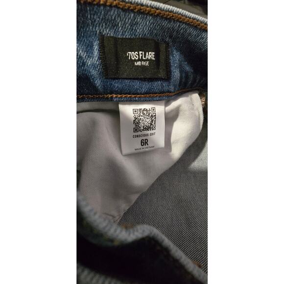 EXPRESS 70s Flare Mid Rise Frayed Hem Denim Jeans Size 6 - Picture 10 of 12
